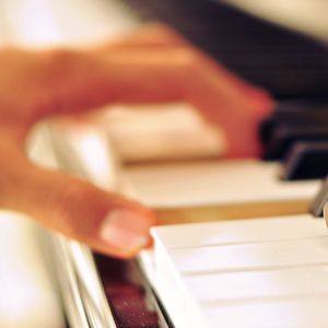 日本人激烈吃奶头
